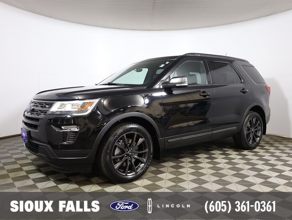 2018 FORD Explorer