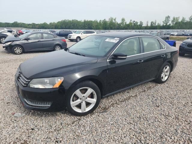 2013 VOLKSWAGEN Passat