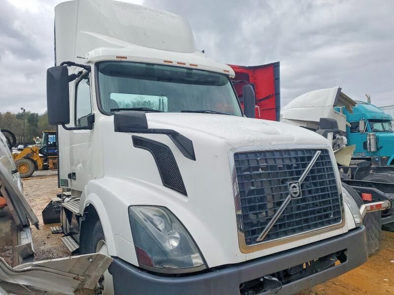 2017 VOLVO TRUCK VNL