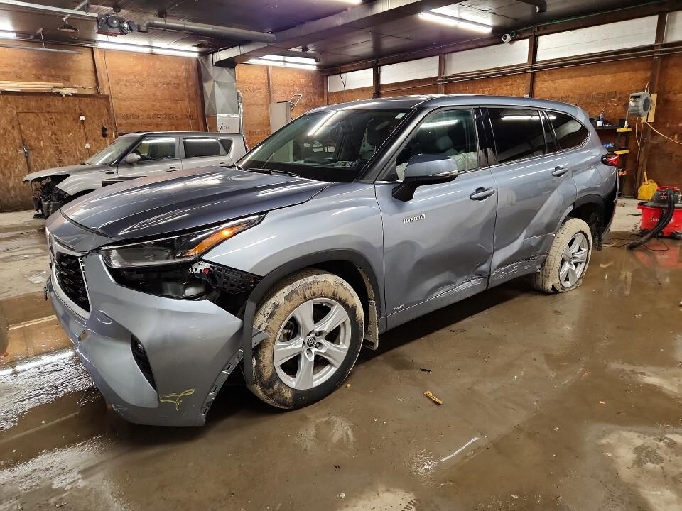 2021 TOYOTA Highlander