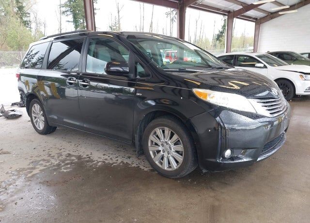 2017 TOYOTA Sienna