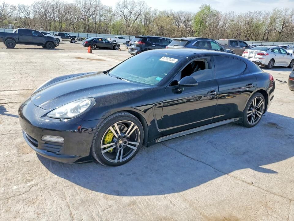 2013 PORSCHE Panamera