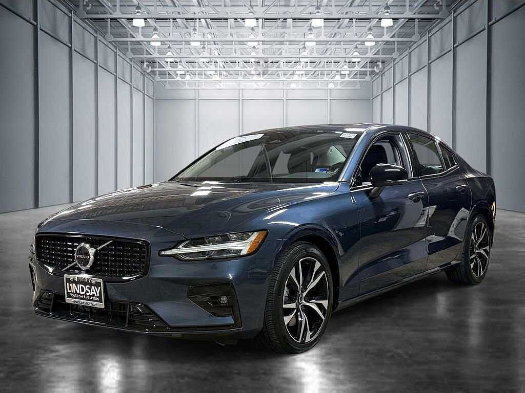 2024 VOLVO S60