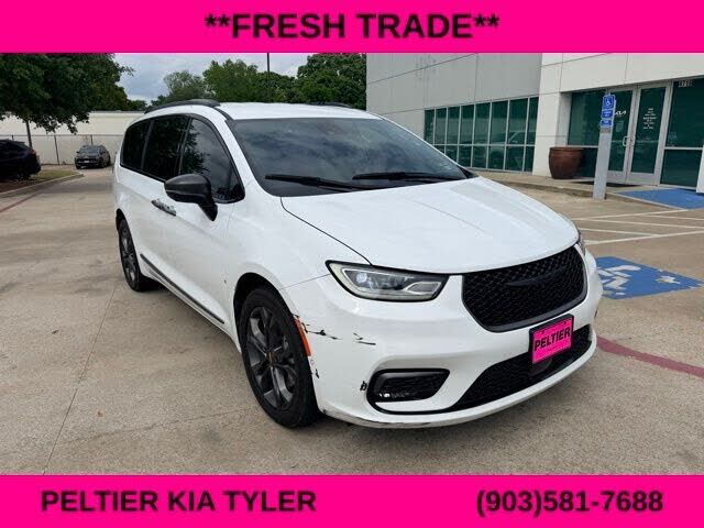 2023 CHRYSLER Pacifica