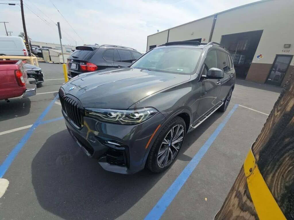 2021 BMW X7