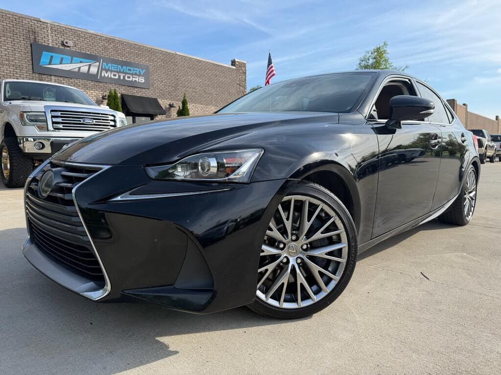 2017 LEXUS IS