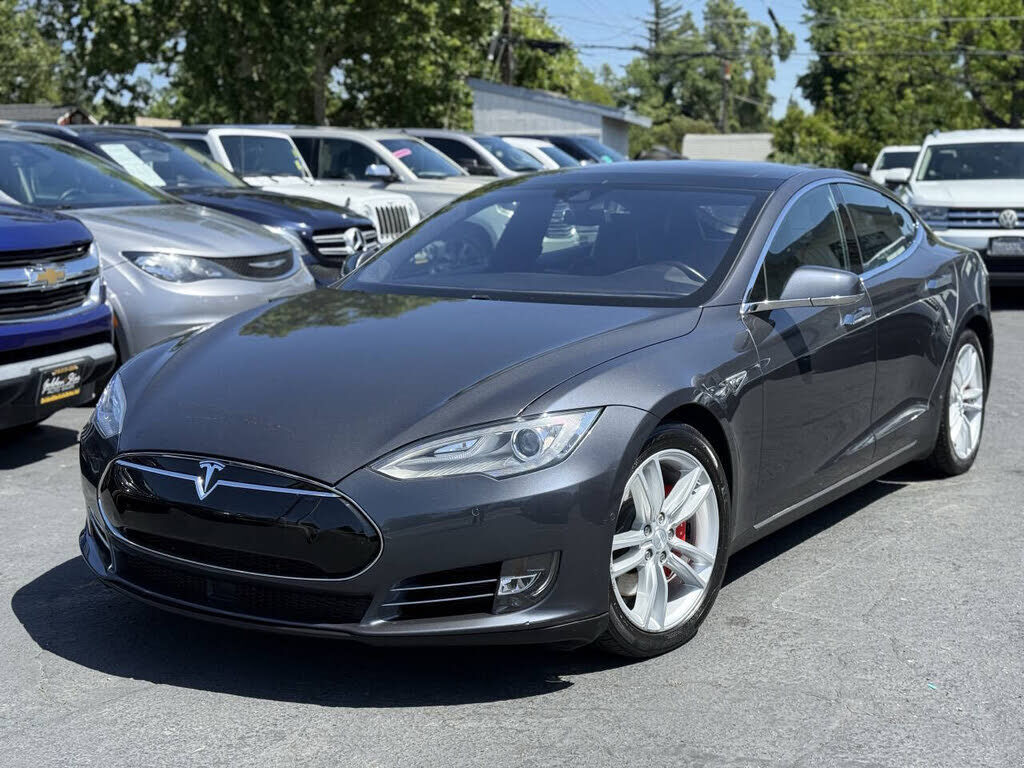 2015 TESLA Model S