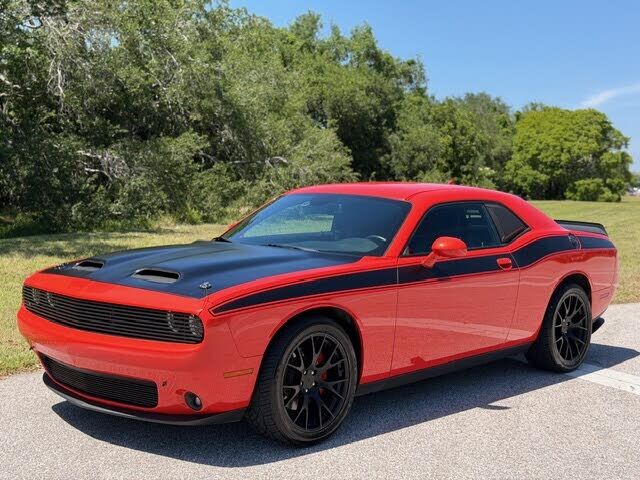 2017 DODGE Challenger