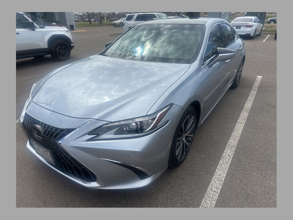 2023 LEXUS ES