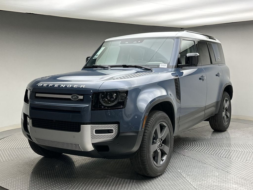 2024 LAND ROVER Defender