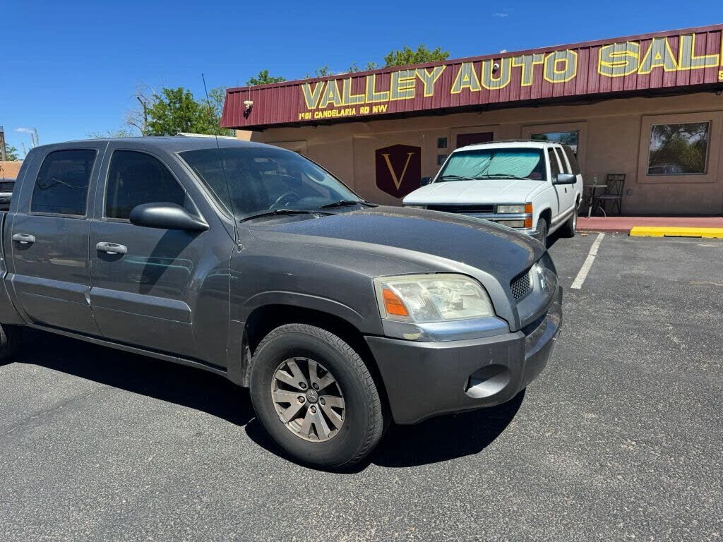 2008 MITSUBISHI Raider