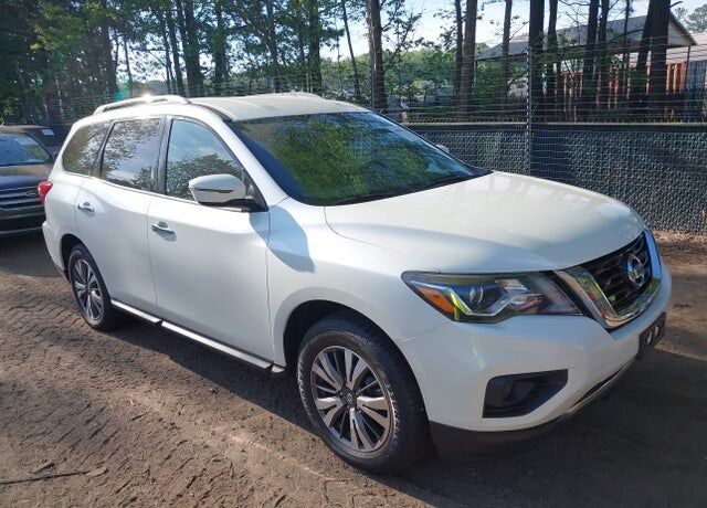 2017 NISSAN Pathfinder