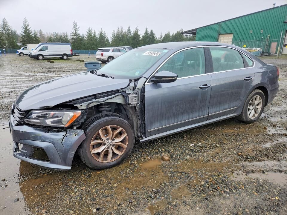 2017 VOLKSWAGEN Passat