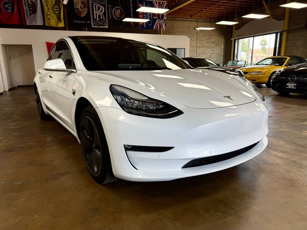 2018 TESLA Model 3