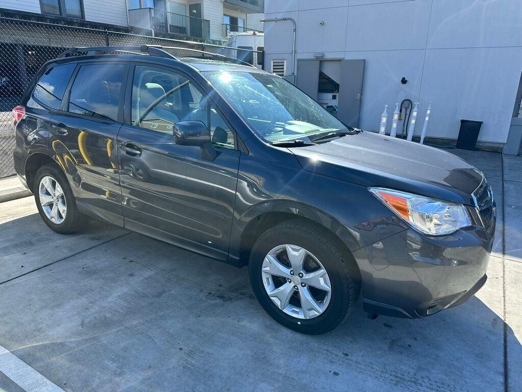 2016 SUBARU Forester