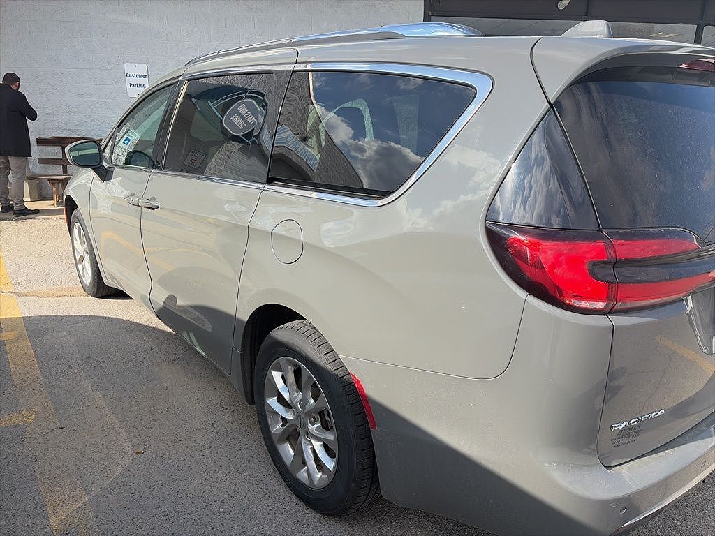 2021 CHRYSLER Pacifica