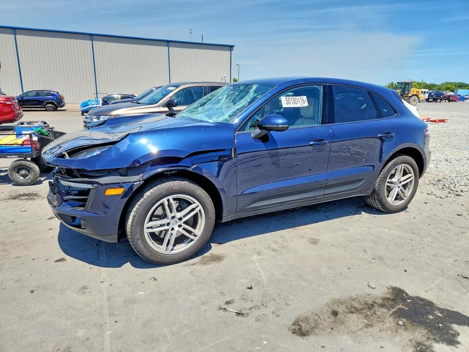 2018 PORSCHE Macan