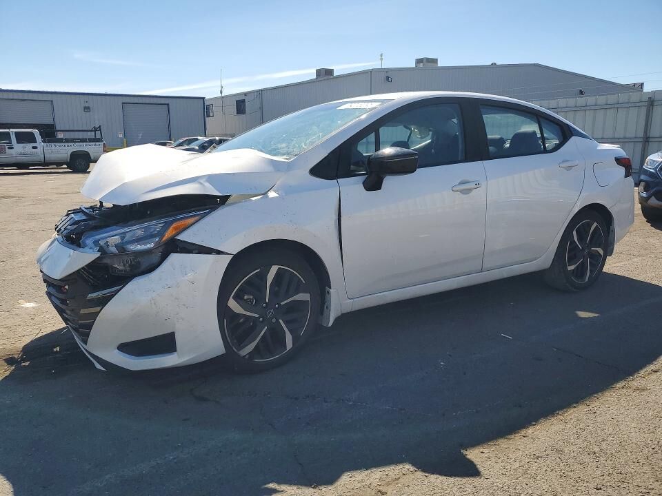 2023 NISSAN Versa