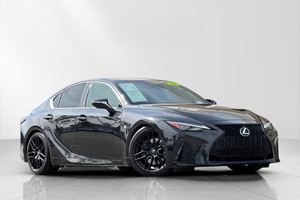 2022 LEXUS IS