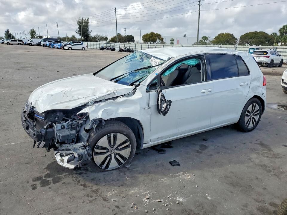 2016 VOLKSWAGEN e-Golf