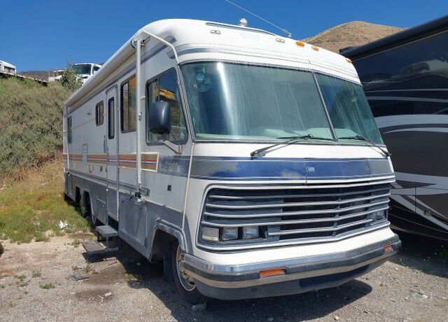 1990 CHEVROLET P - Series
