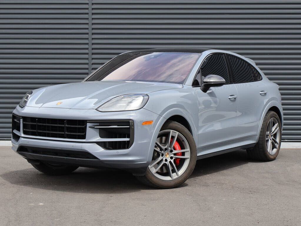 2024 PORSCHE Cayenne