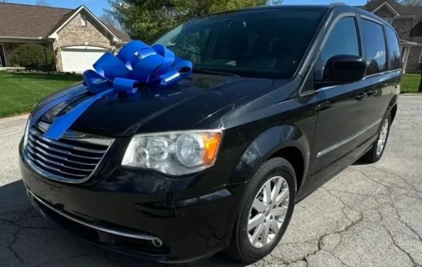 2014 CHRYSLER Town and Country