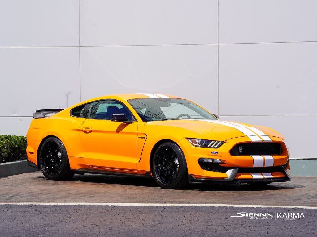 2019 FORD Mustang