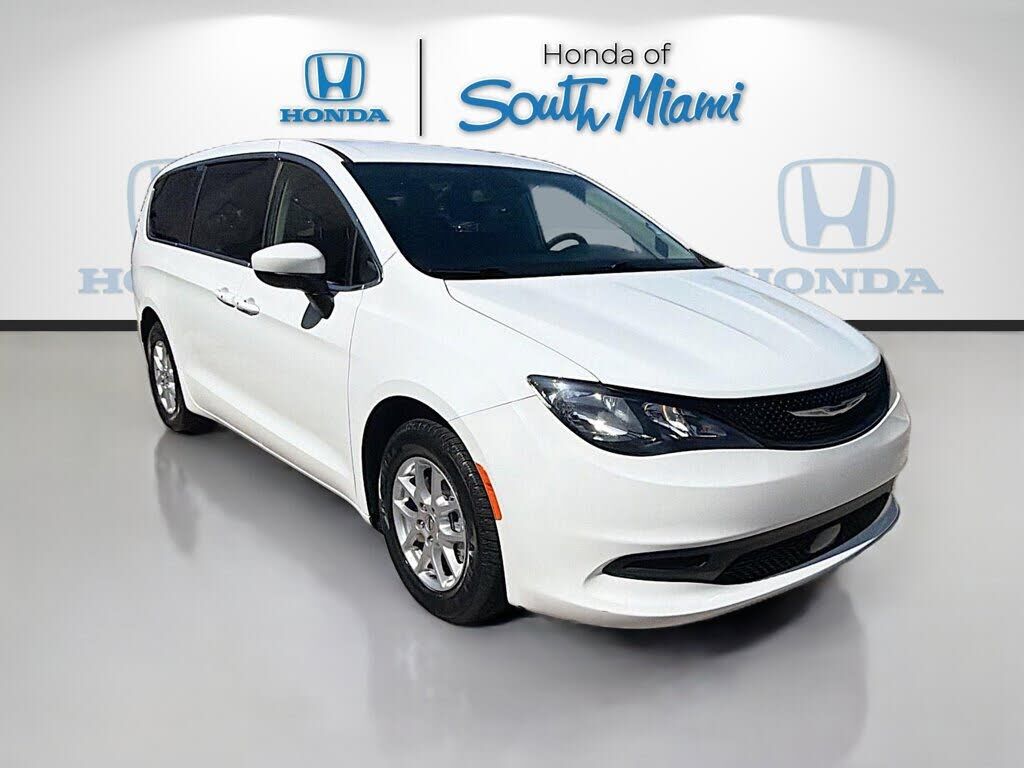 2023 CHRYSLER Voyager