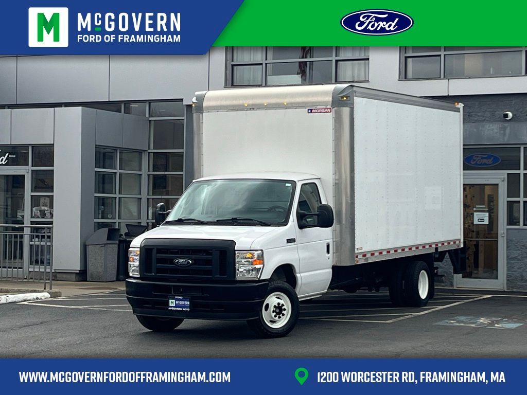 2022 FORD E-450
