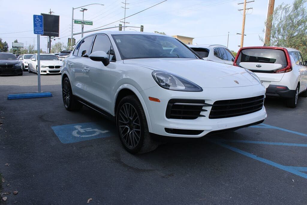 2019 PORSCHE Cayenne