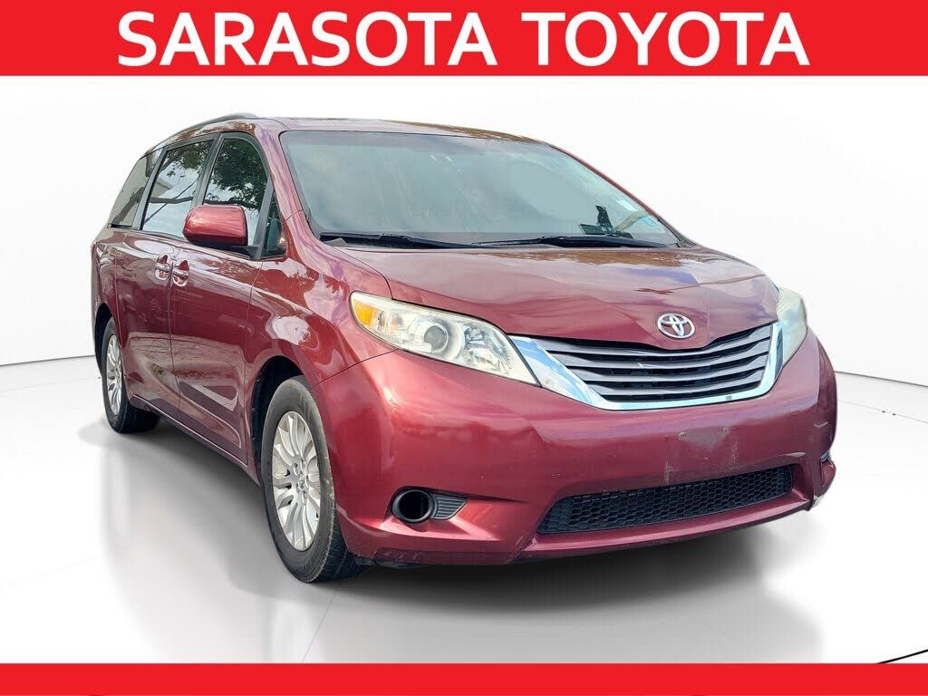 2017 TOYOTA Sienna