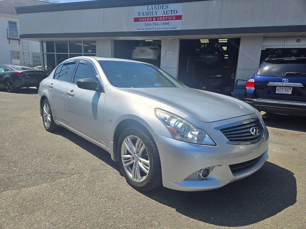 2013 INFINITI G37