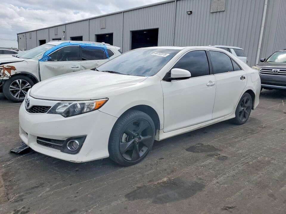 2013 TOYOTA Camry