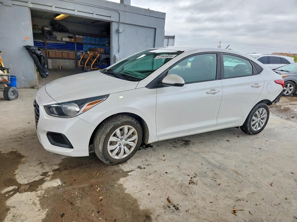 2022 HYUNDAI Accent