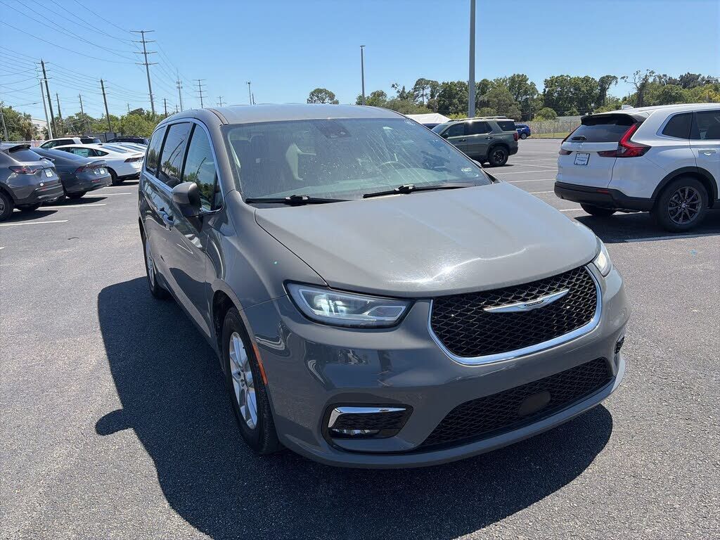 2023 CHRYSLER Pacifica