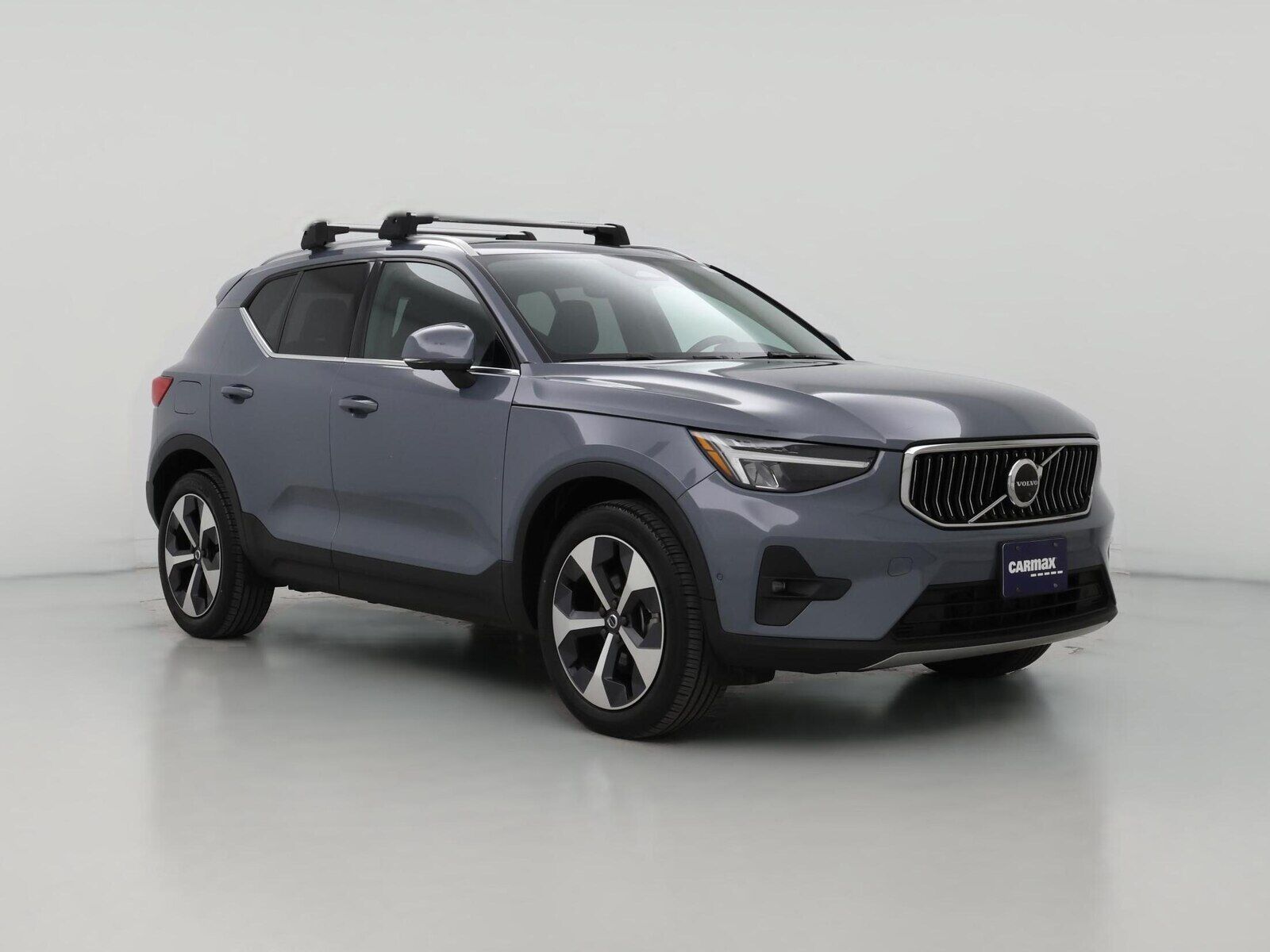 2023 VOLVO XC40