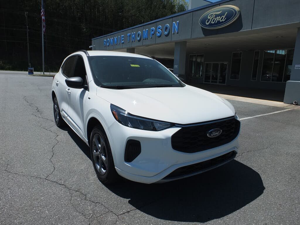 2024 FORD Escape