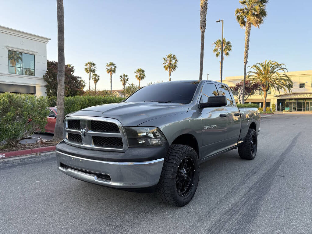 2012 DODGE Ram