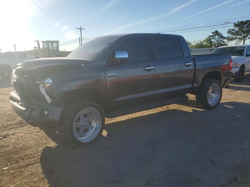 2020 TOYOTA Tundra