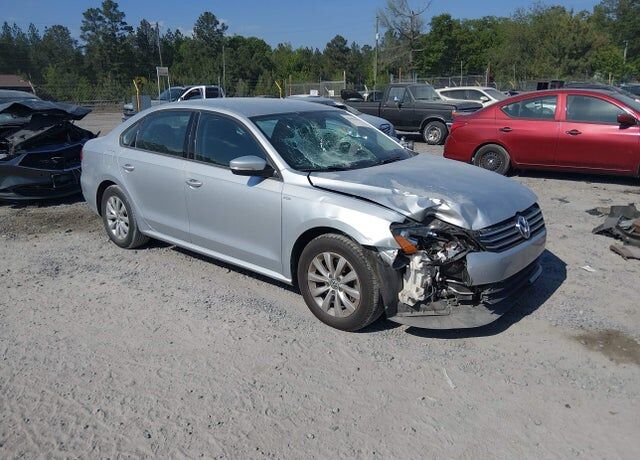 2015 VOLKSWAGEN Passat