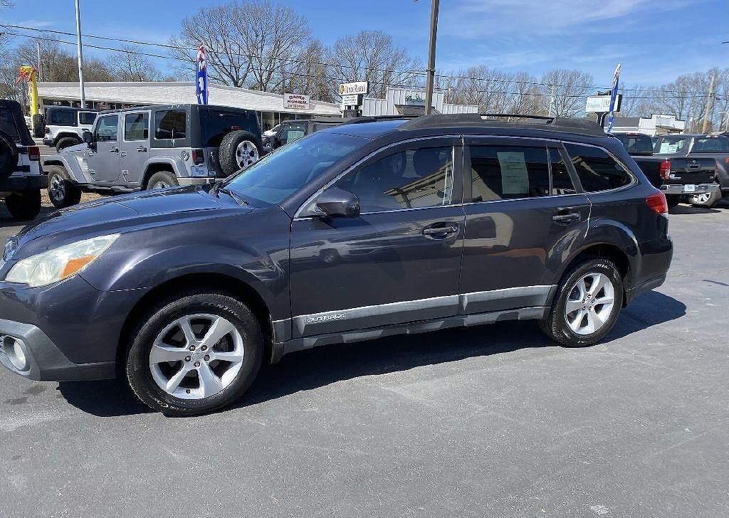 2013 SUBARU Outback