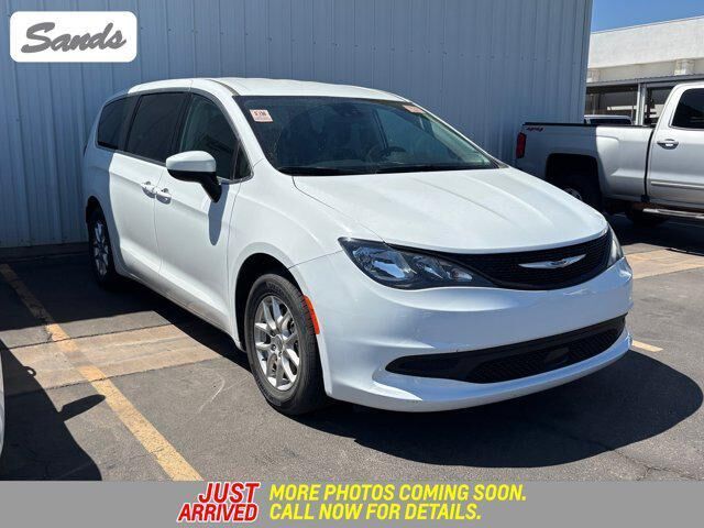 2023 CHRYSLER Voyager