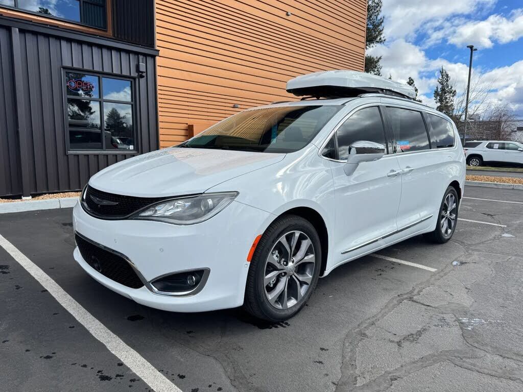 2017 CHRYSLER Pacifica