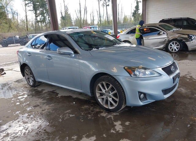 2011 LEXUS IS