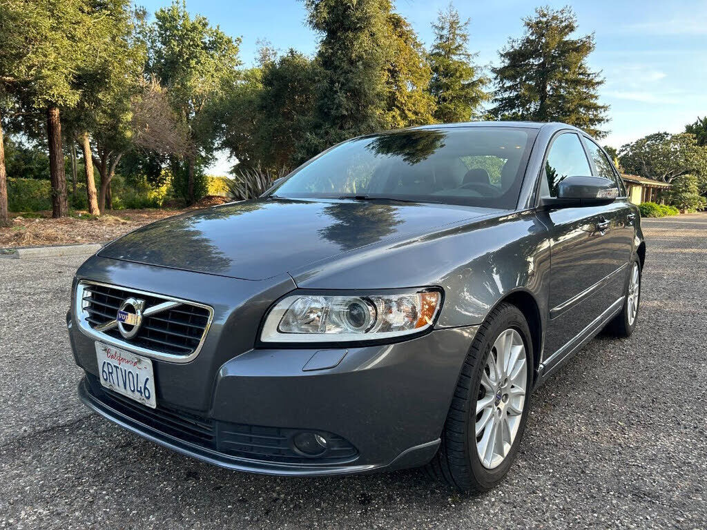 2011 VOLVO S40
