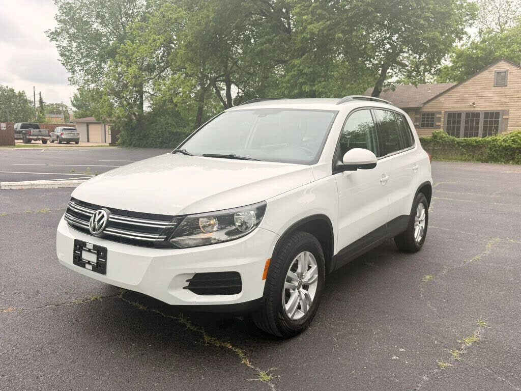 2016 VOLKSWAGEN Tiguan