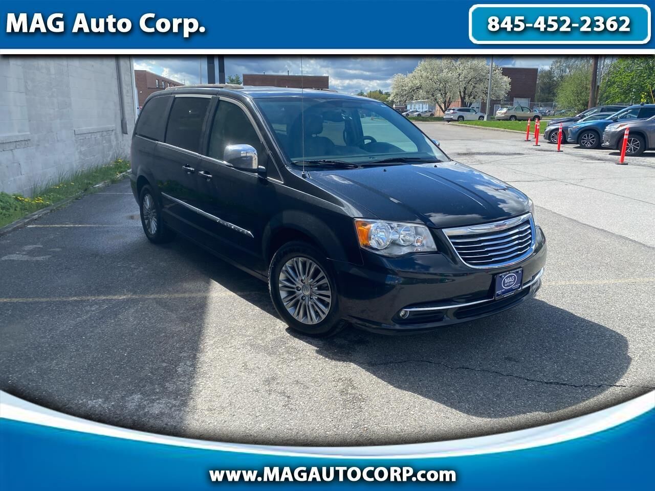 2016 CHRYSLER Town and Country