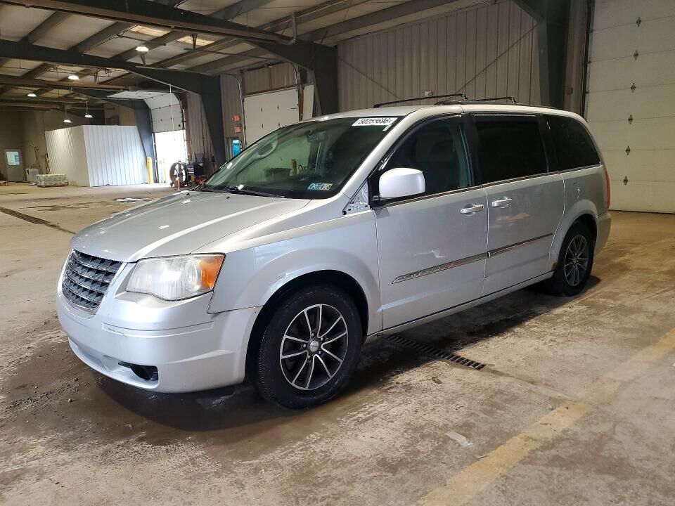 2012 CHRYSLER Town and Country