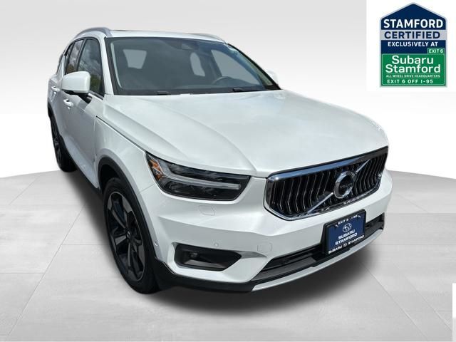 2019 VOLVO XC40
